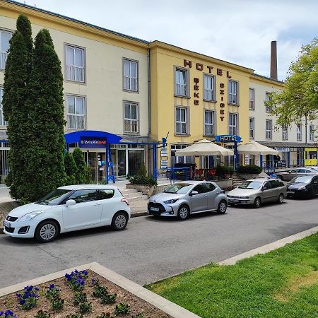 Hotel Beke Sziget Komló Exterior foto