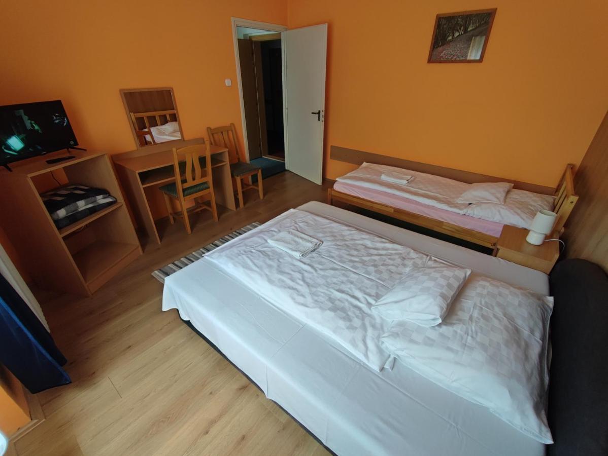 Hotel Beke Sziget Komló Exterior foto
