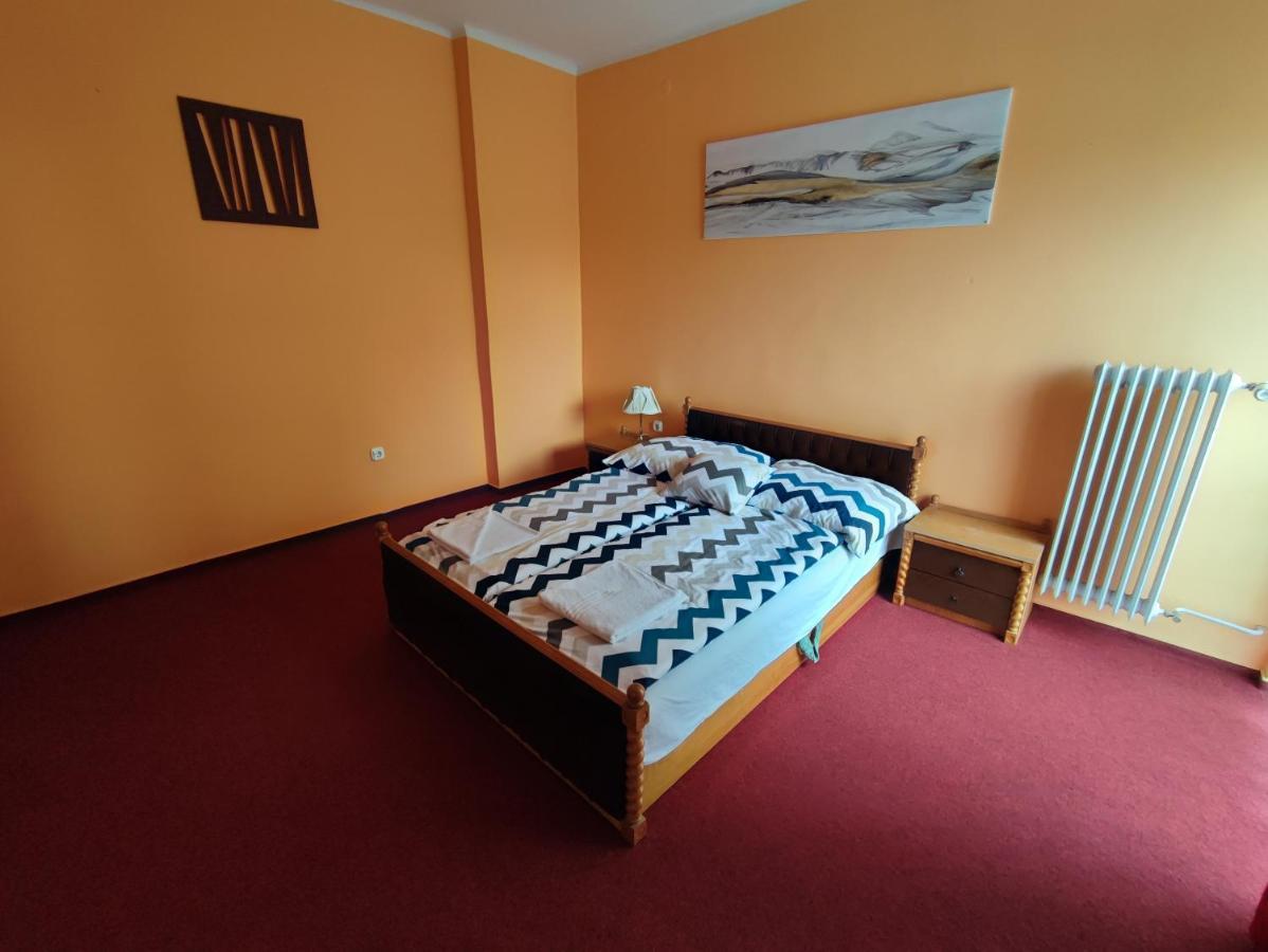 Hotel Beke Sziget Komló Exterior foto