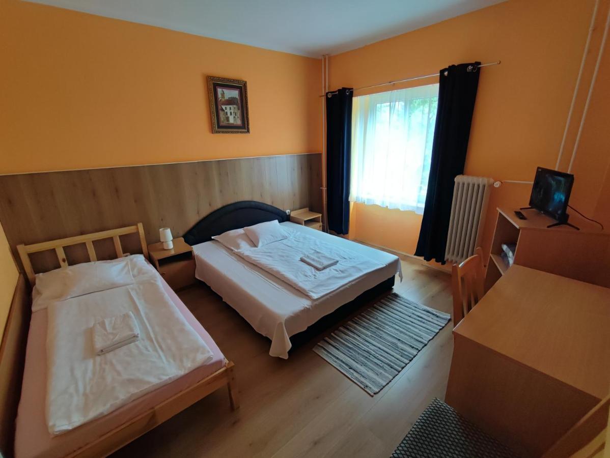 Hotel Beke Sziget Komló Exterior foto