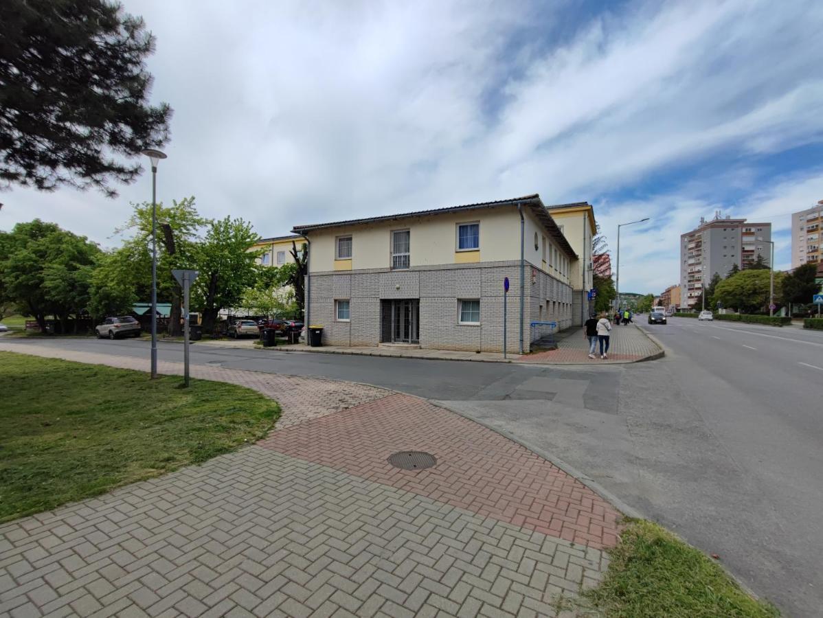 Hotel Beke Sziget Komló Exterior foto