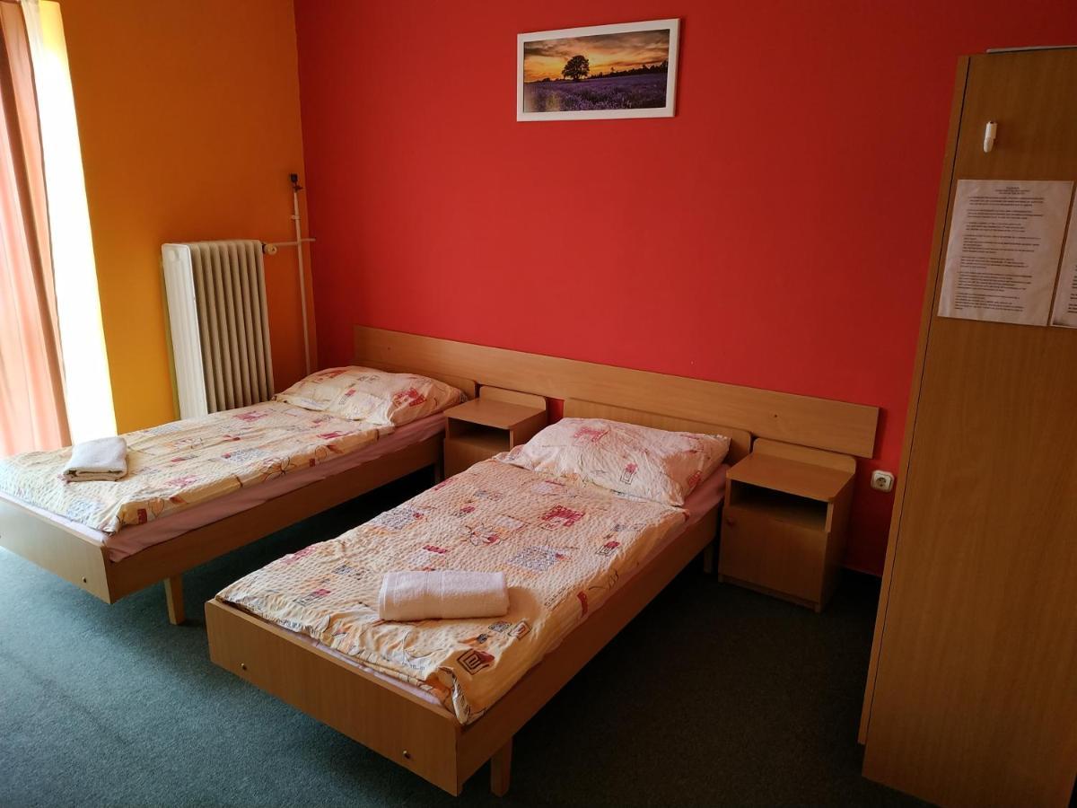 Hotel Beke Sziget Komló Exterior foto