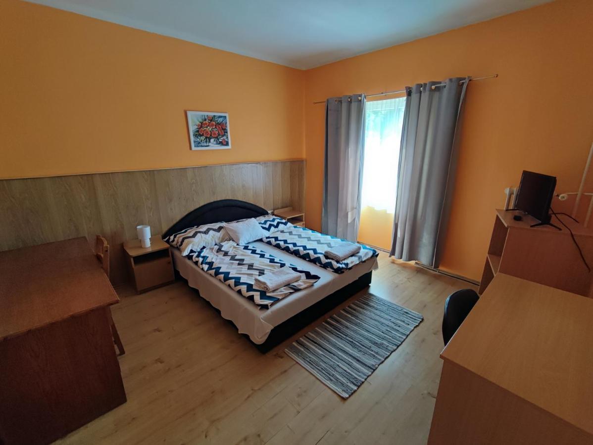 Hotel Beke Sziget Komló Exterior foto