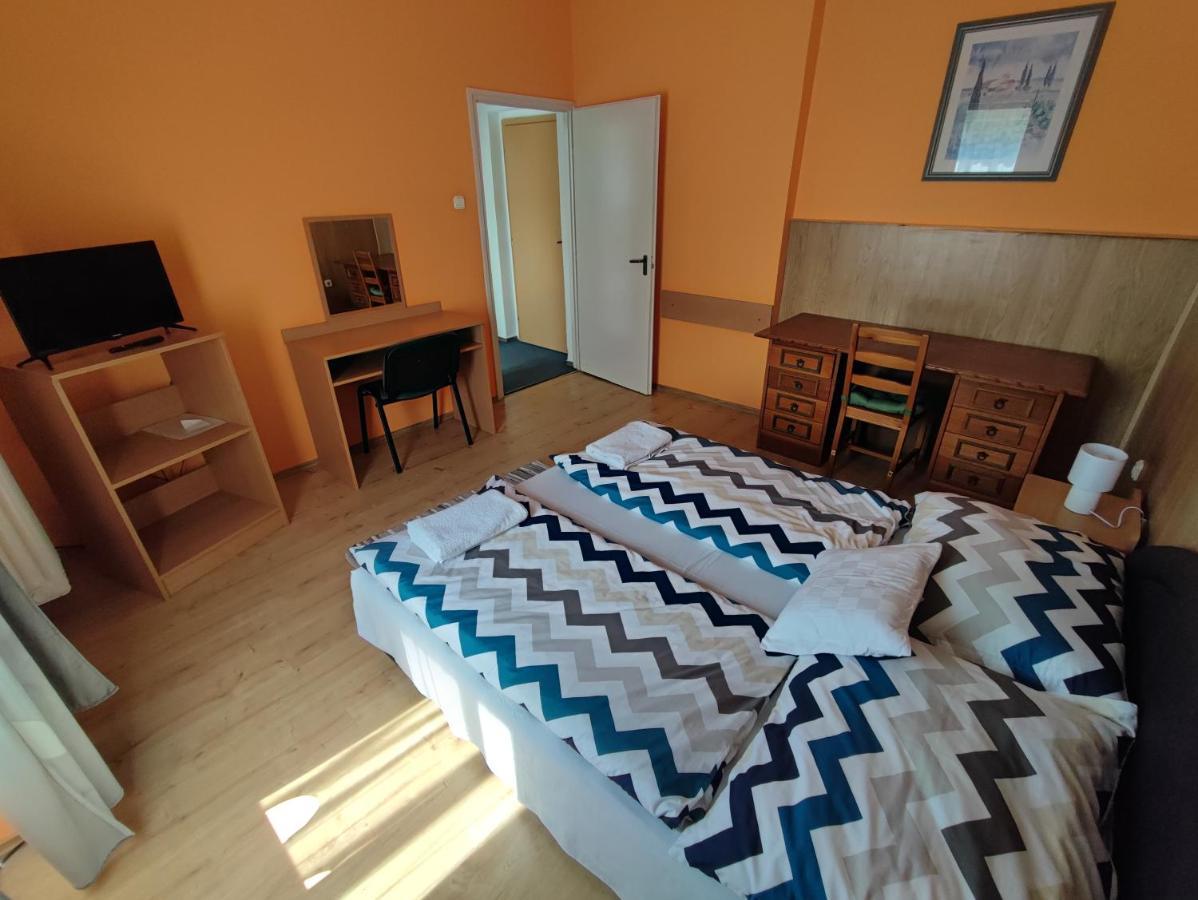 Hotel Beke Sziget Komló Exterior foto