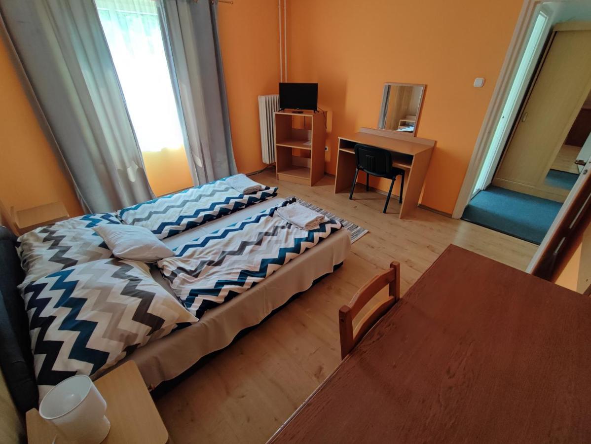 Hotel Beke Sziget Komló Exterior foto
