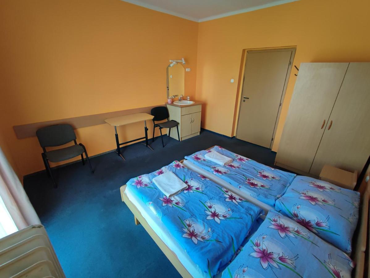 Hotel Beke Sziget Komló Exterior foto